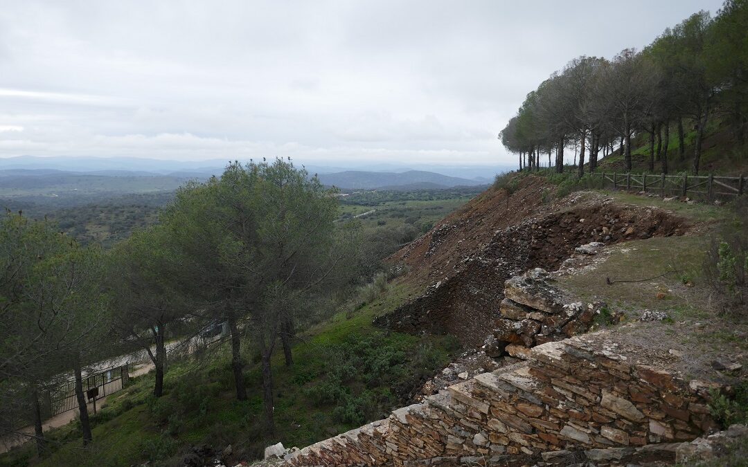 Extremadura Natural Monuments: Mina La Jayona