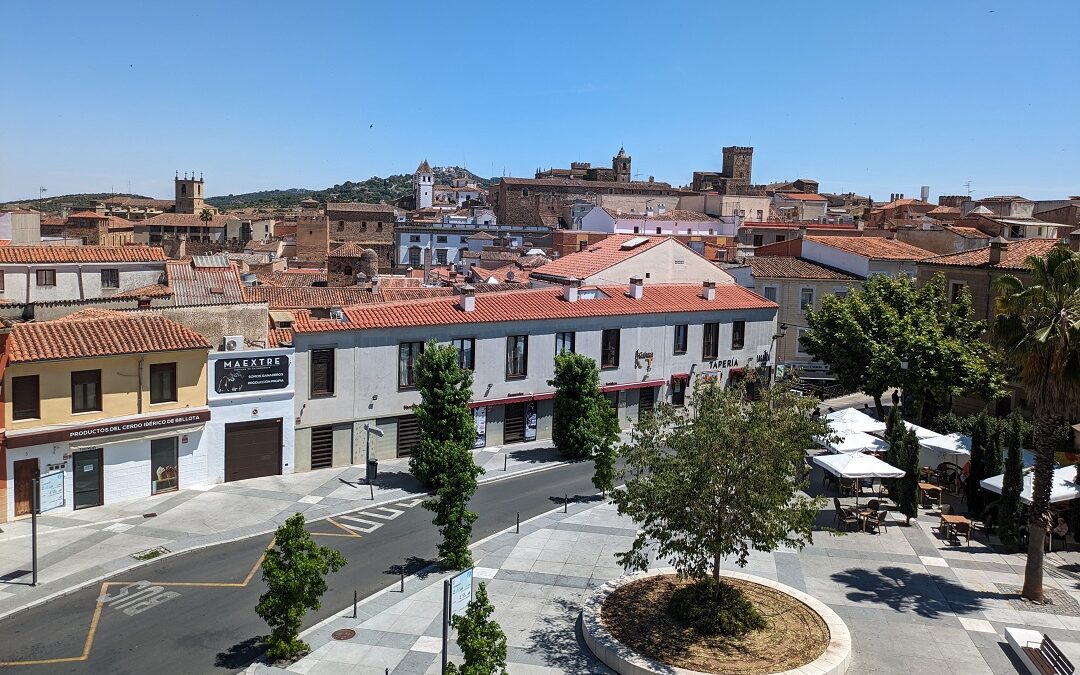 How to get to Cáceres from Lisbon