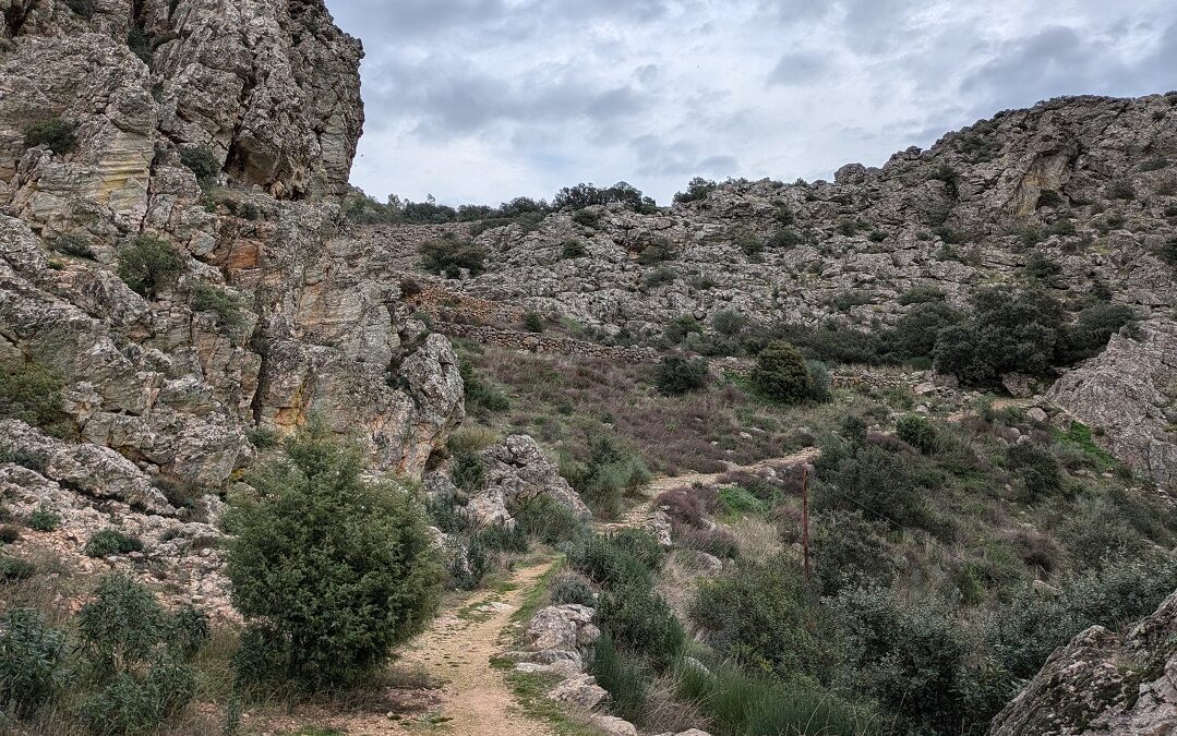 Walking in Sierra Grande-Tierra de Barros: Ruta de los Escalones, in Hornachos